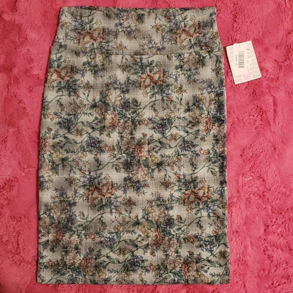 LuLaRoe Cassie skirt